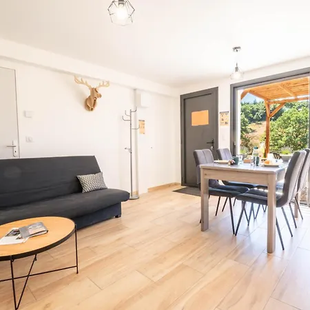 Holiday home Gite Du Parc Saint Hubert, Sejour Nature En Aveyron Montrozier